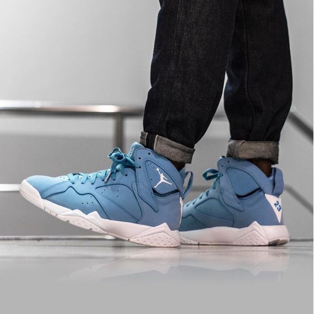 Jordan 7 Retro Pantone ( 304775-400 )